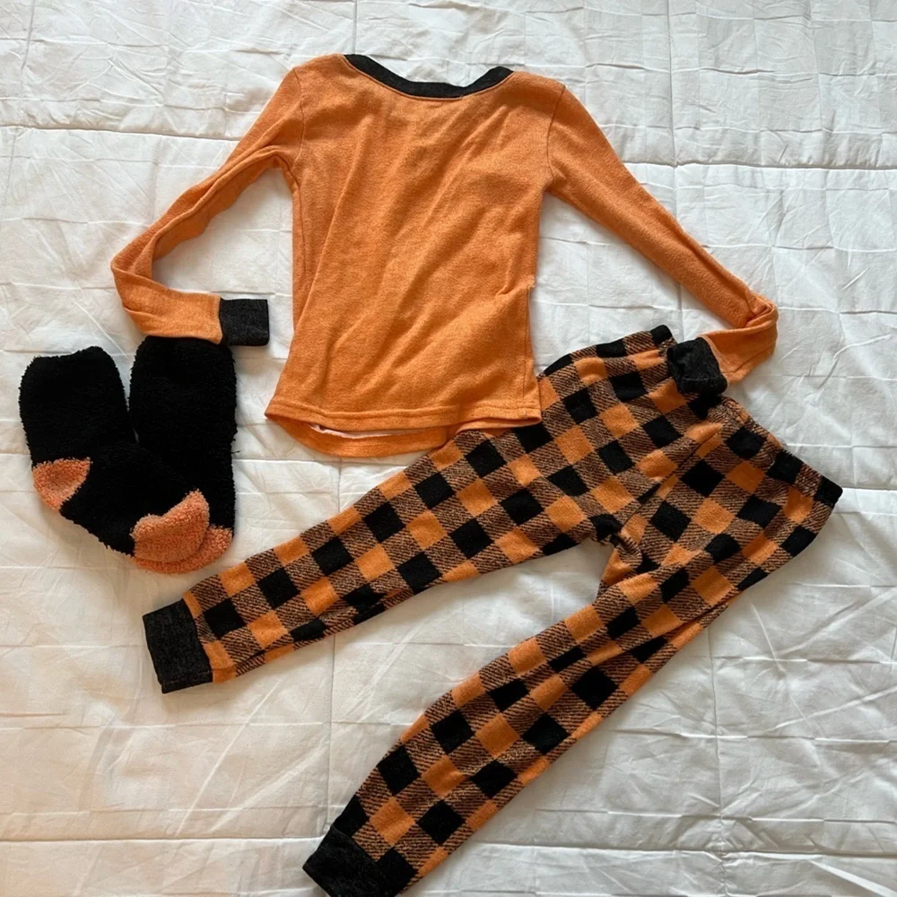 Kids 4T Halloween Pajama Set Pumpkin Buffalo Plaid PJs Socks